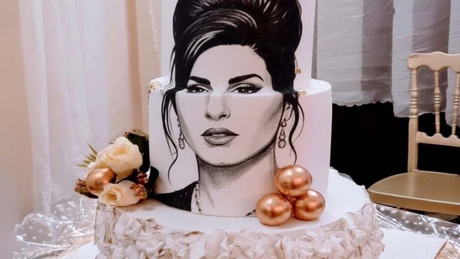 Amy Winehouse cake